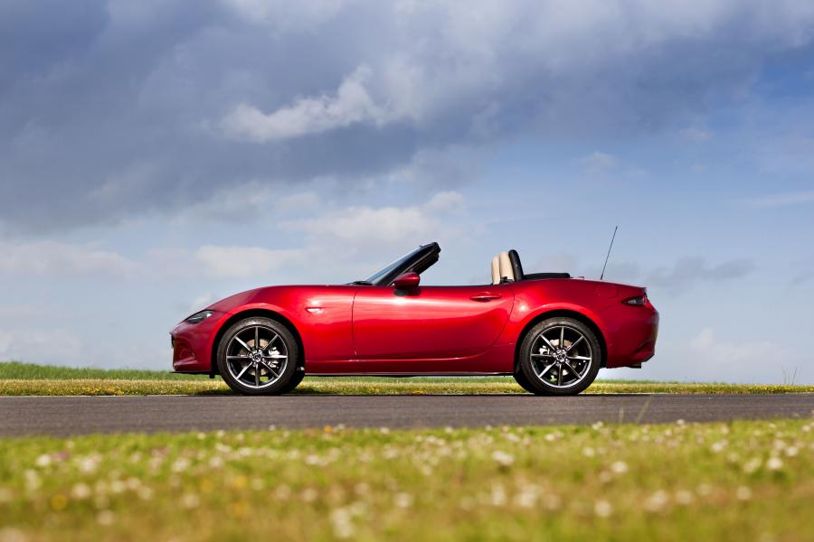  Mazda MX-5 2015 года  (UK) (фото 24 из 25)